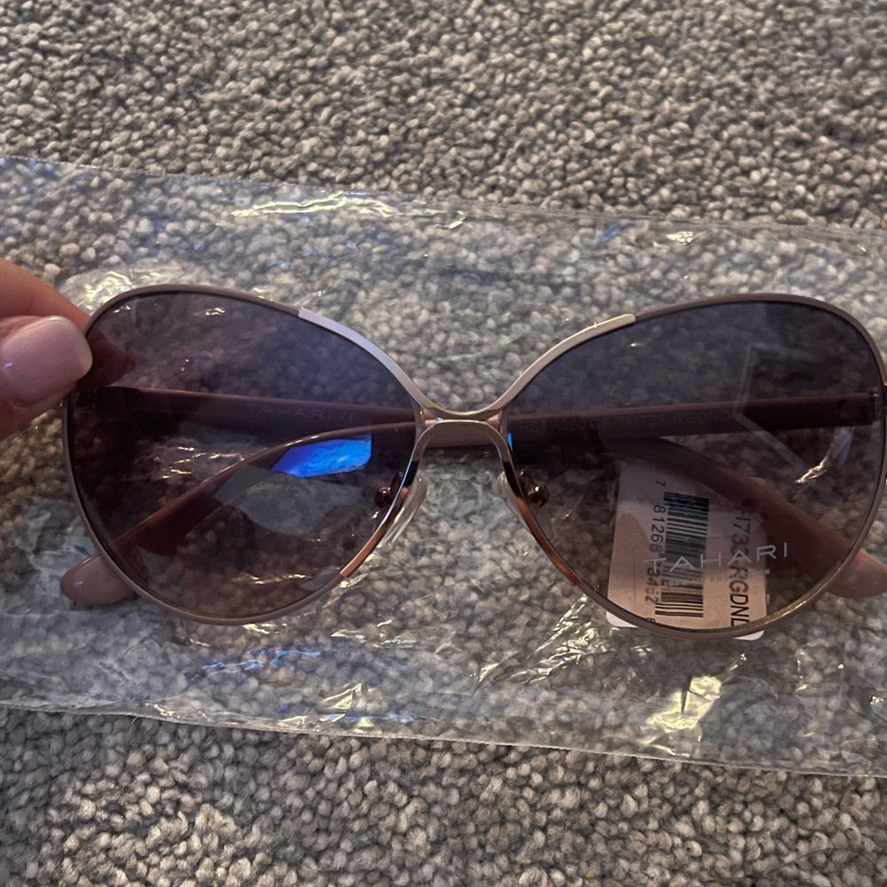 Brand new TAHARI sunglasses